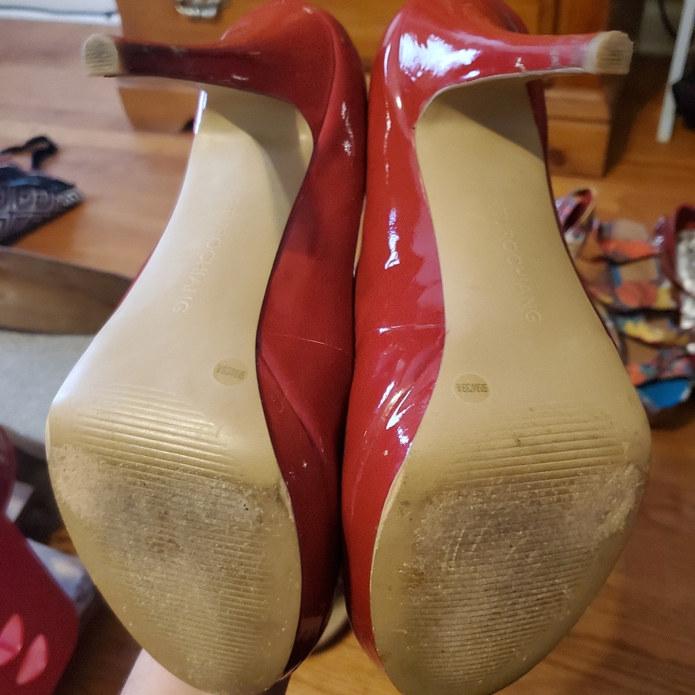 Red pumps - Picture 6 of 7